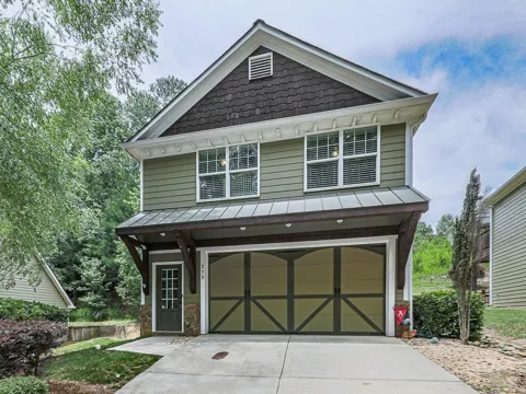 273 Lakeside Drive
