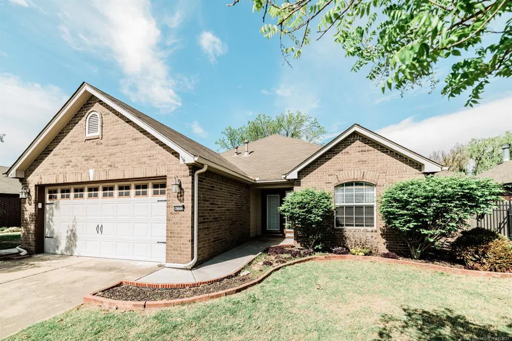 4352 S 197th East Avenue