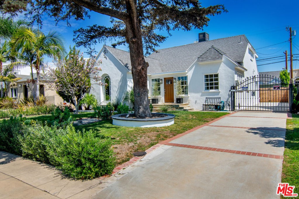 206 N Lucerne Boulevard