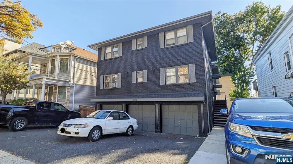 401 Undercliff Avenue