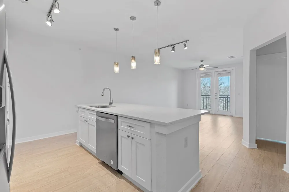 1900 Barton Springs Road #3022