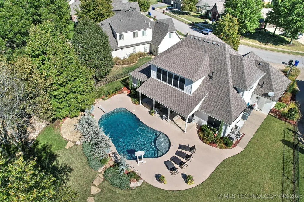 8117 E Freeport Street