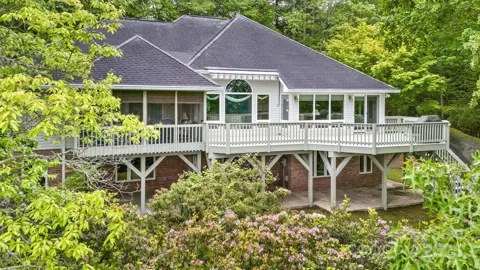 4471 Cove Loop Road