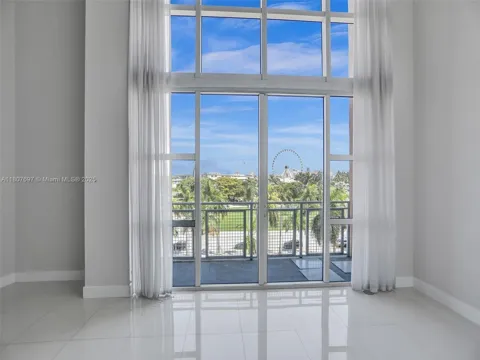 244 Biscayne Blvd #439