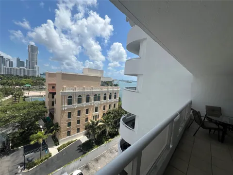 1717 Bayshore Dr #A-1038