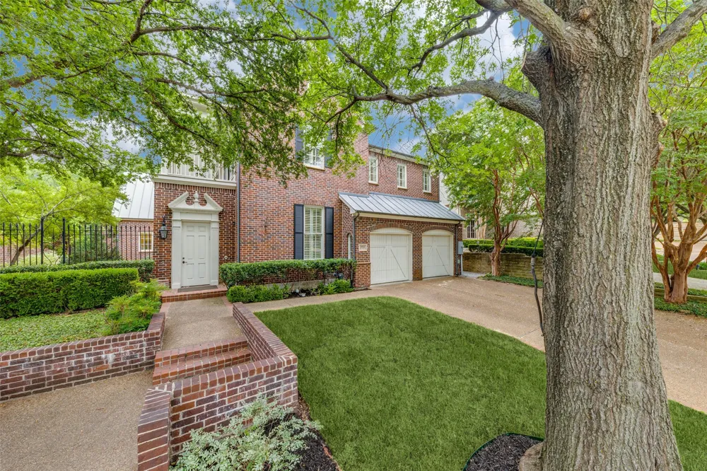 6924 Forest Cove Circle