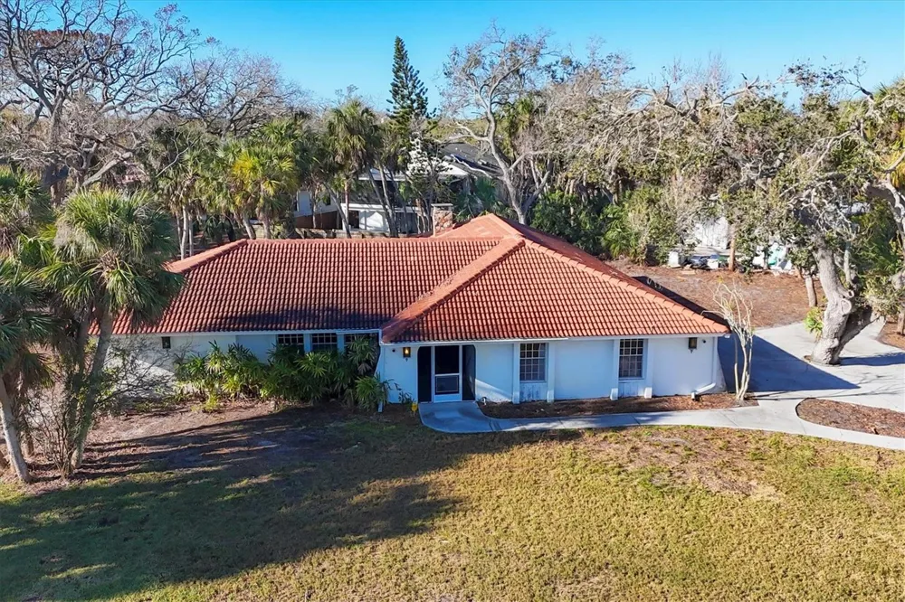 670 VENICE LANE Sarasota, FL 34242