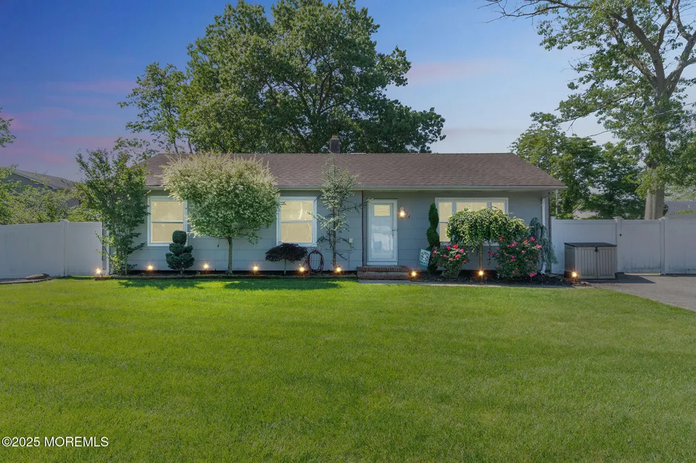 824 Broadway Boulevard