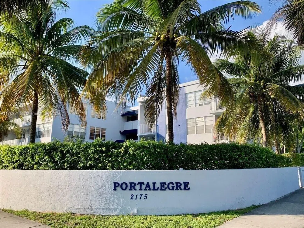 2175 NE 170th St #102