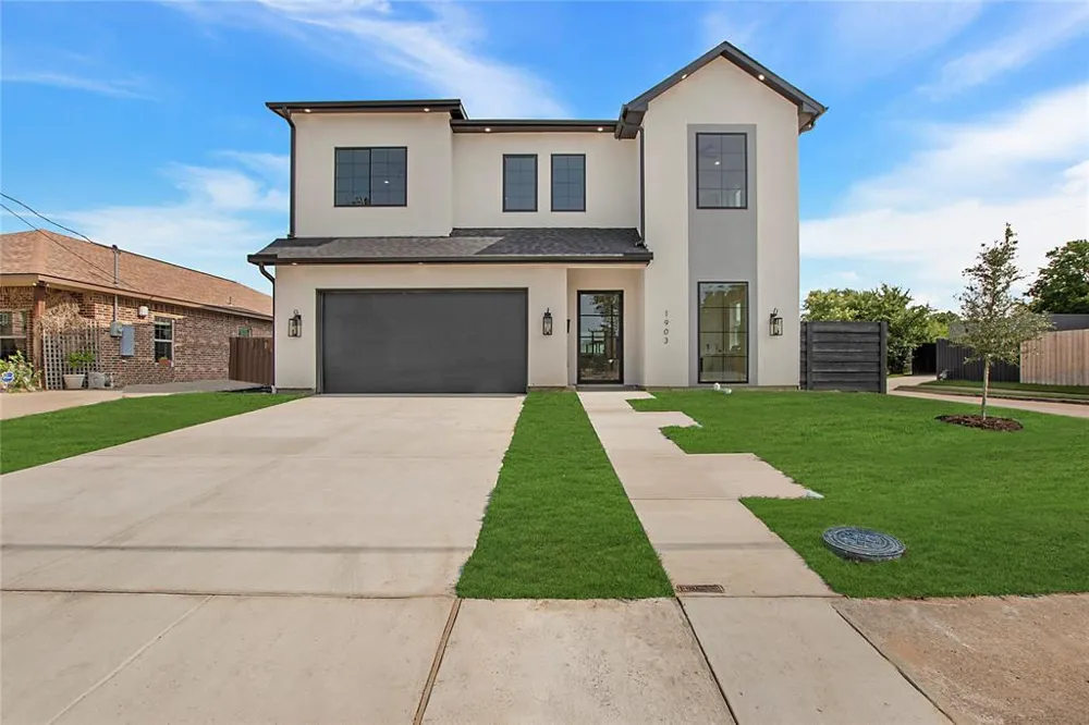 1903 McBroom Street Dallas, TX 75212