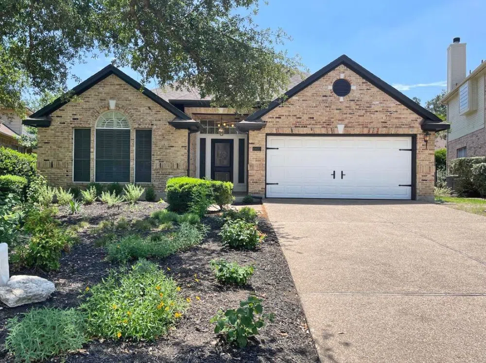 10033 Planters Woods Drive