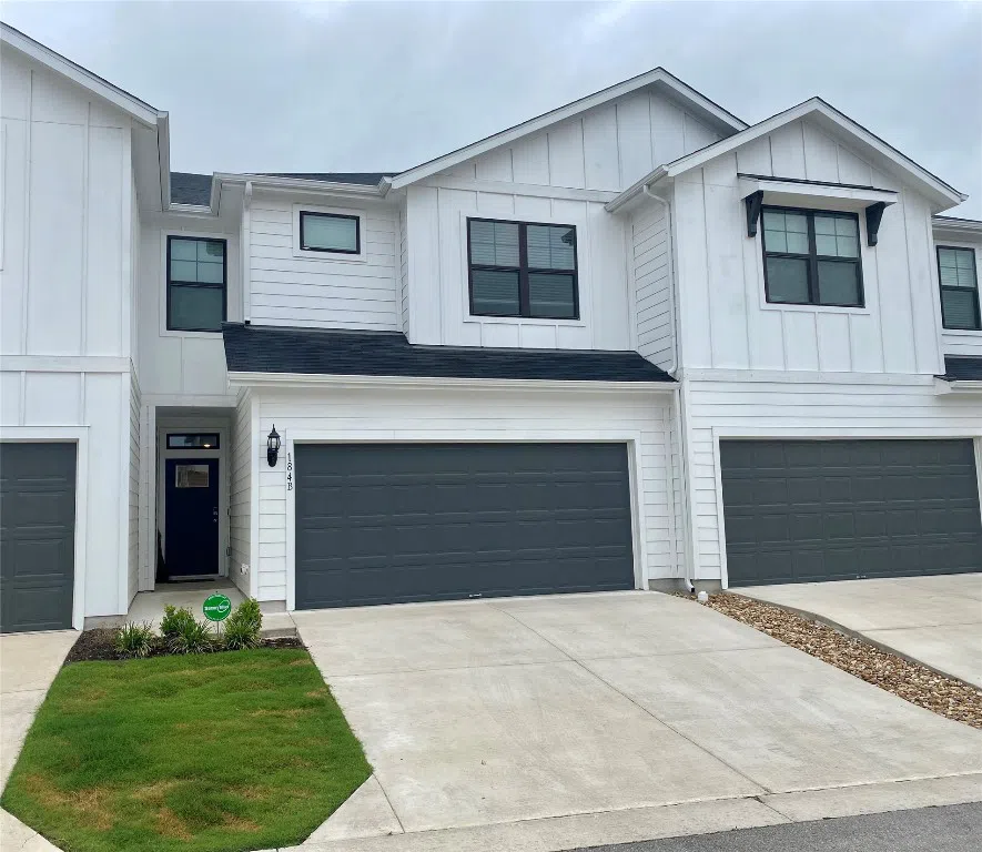 184 Threshing Road #B