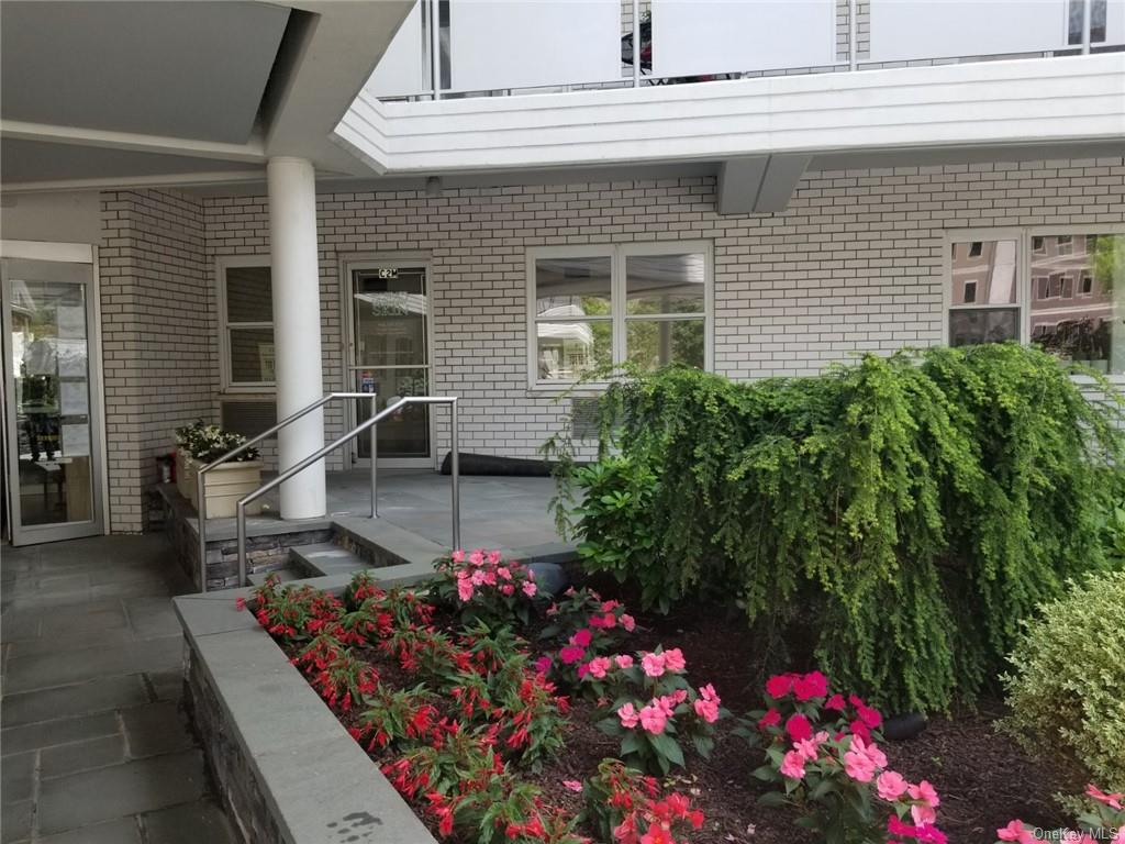 300 Martine Avenue #2M