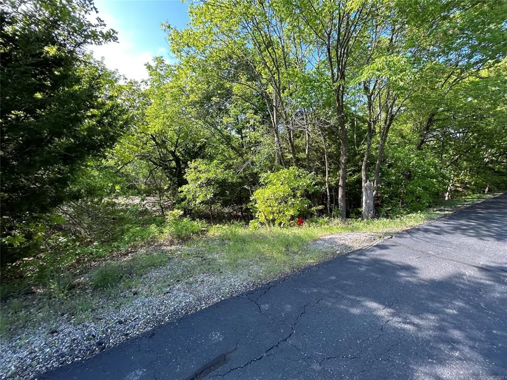 2727 W Lakeshore Drive