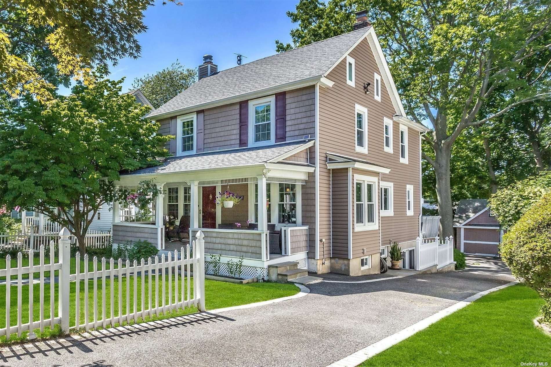 152 Saint Andrews Lane Glen Cove, NY 11542