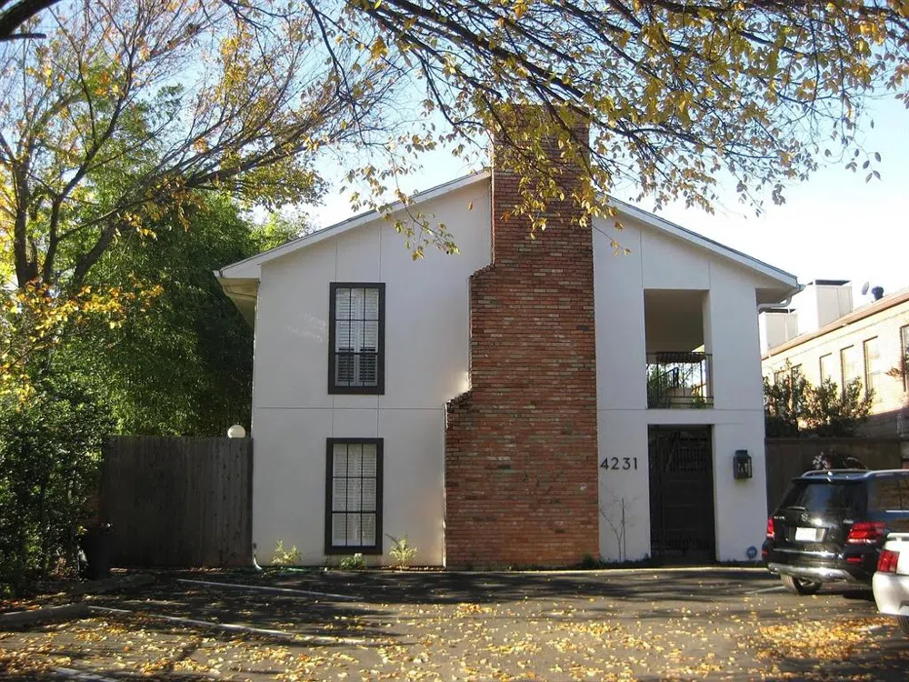 4231 Gilbert Avenue #201