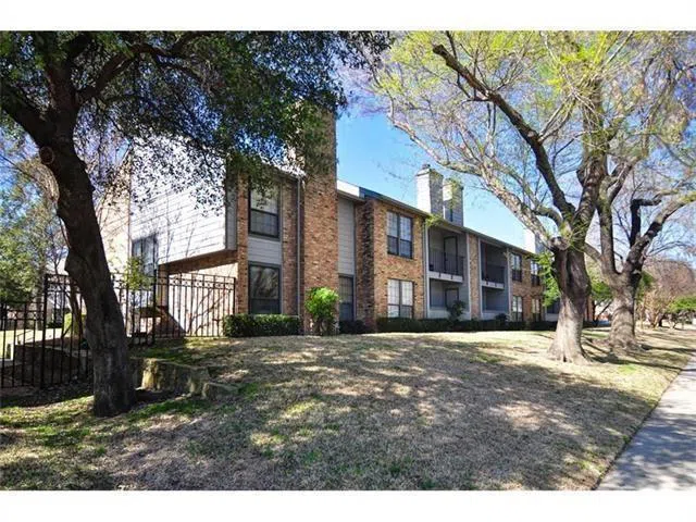 15151 Berry Trail #405