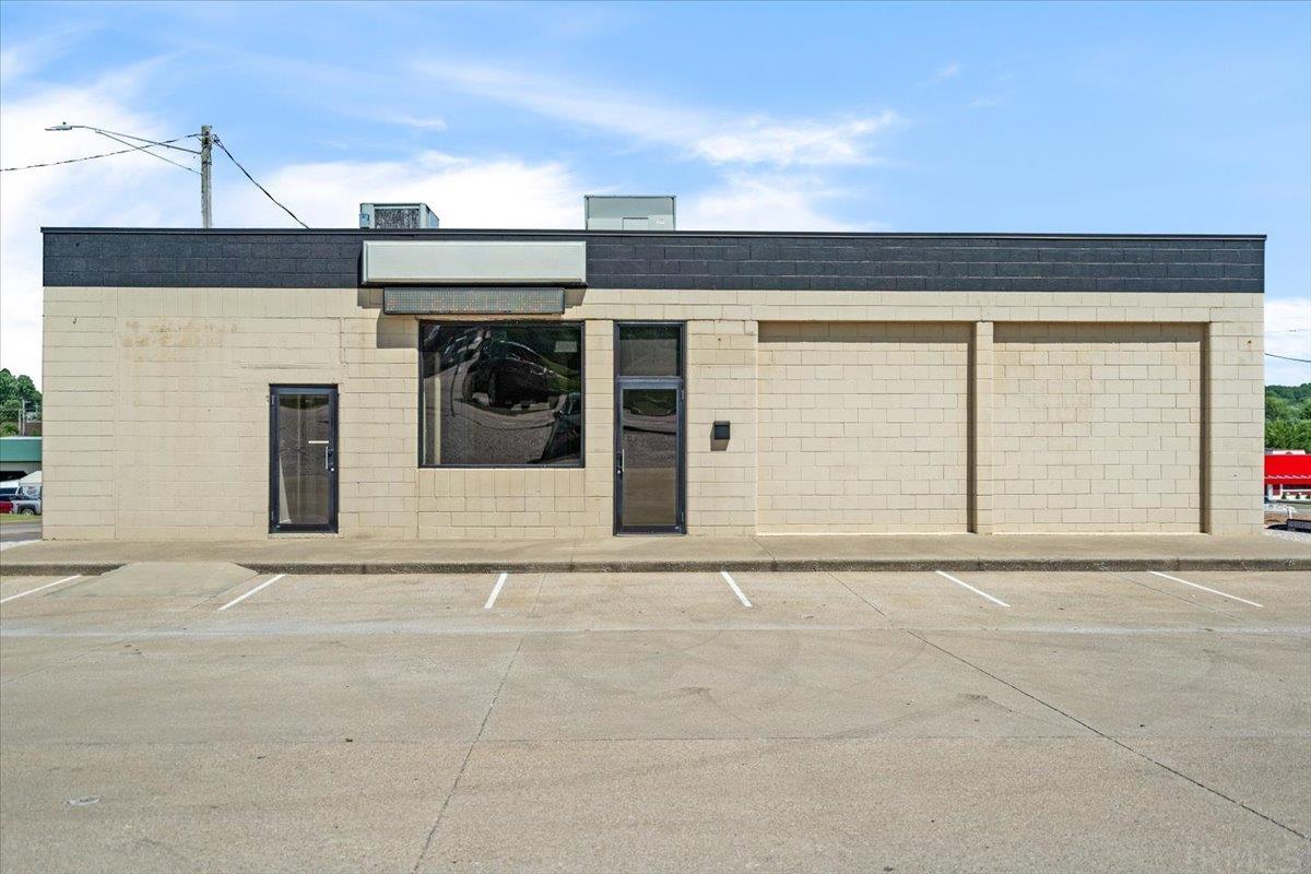 725 W 6th Suite 2 Street #2