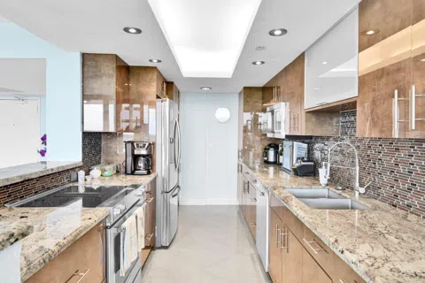 859 Jeffery Street #807