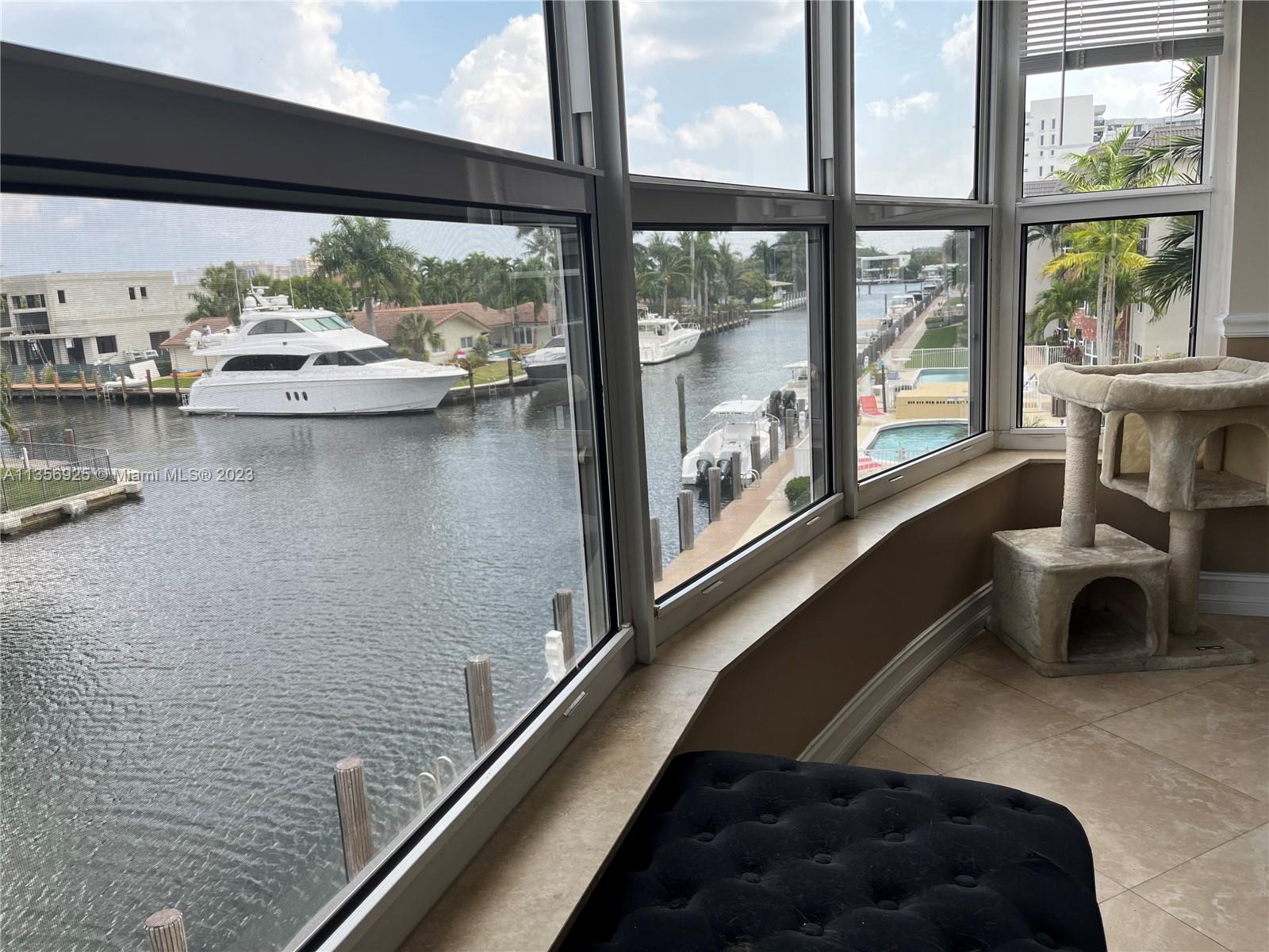 3031 NE 51st St #303W