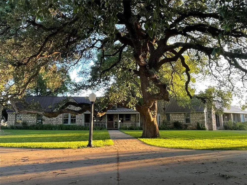454 County Road 254 Tuscola, TX 79562