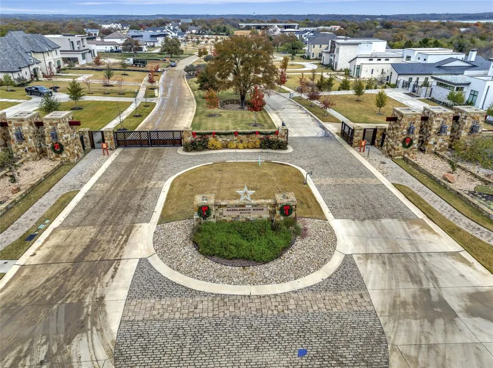 4312 Saddleback Lane