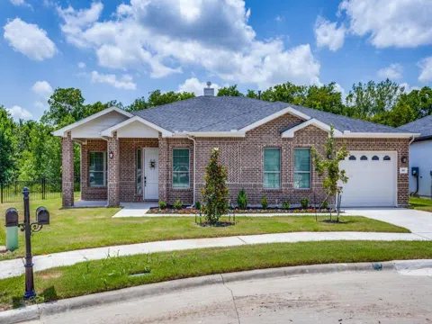 805 Hearthside Way