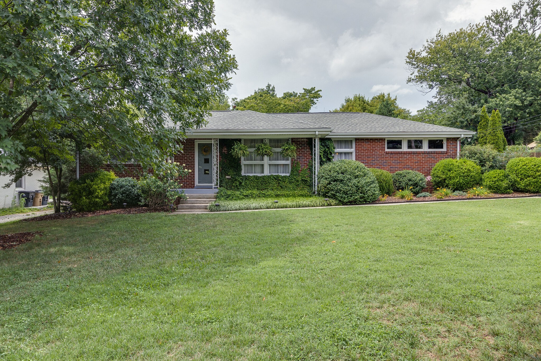 5015 Montclair Dr Nashville, TN 37211