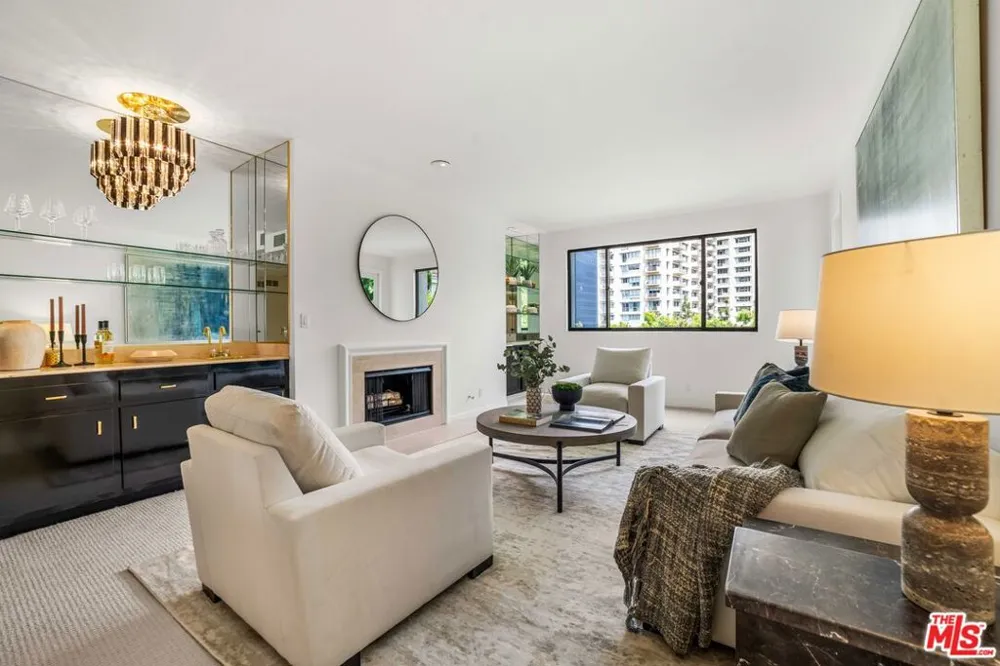 2122 Century Park Lane #315 Los Angeles, CA 90067