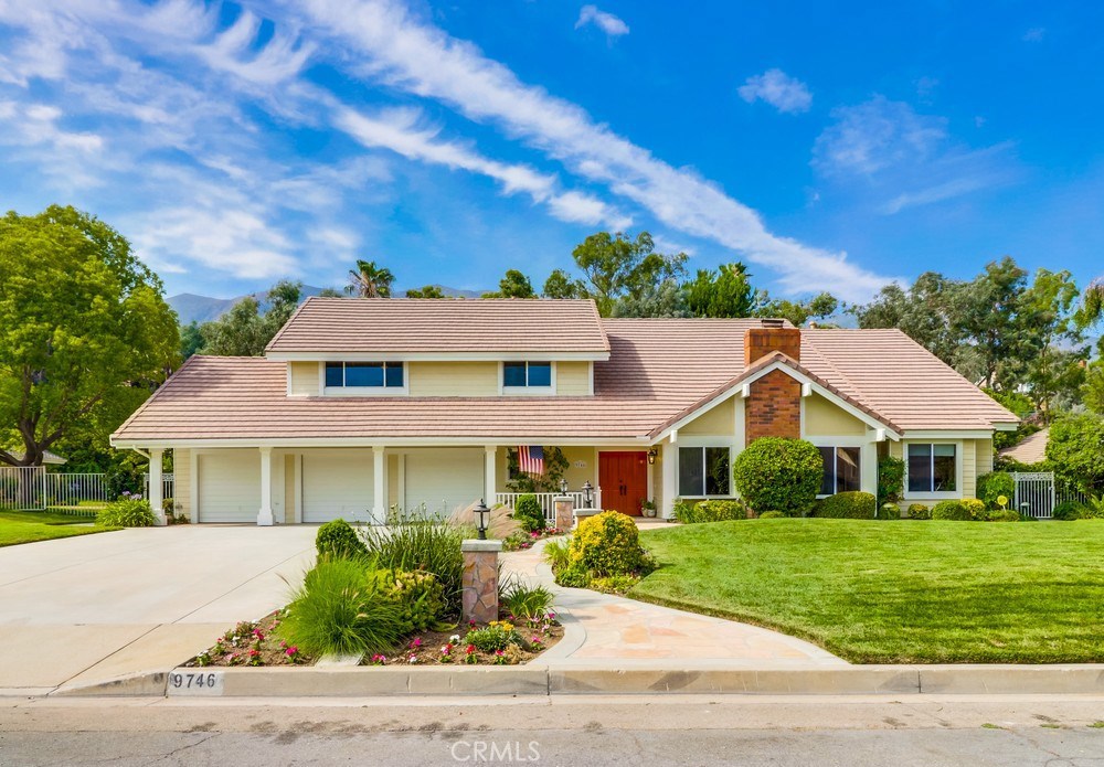 9746 Whirlaway Street