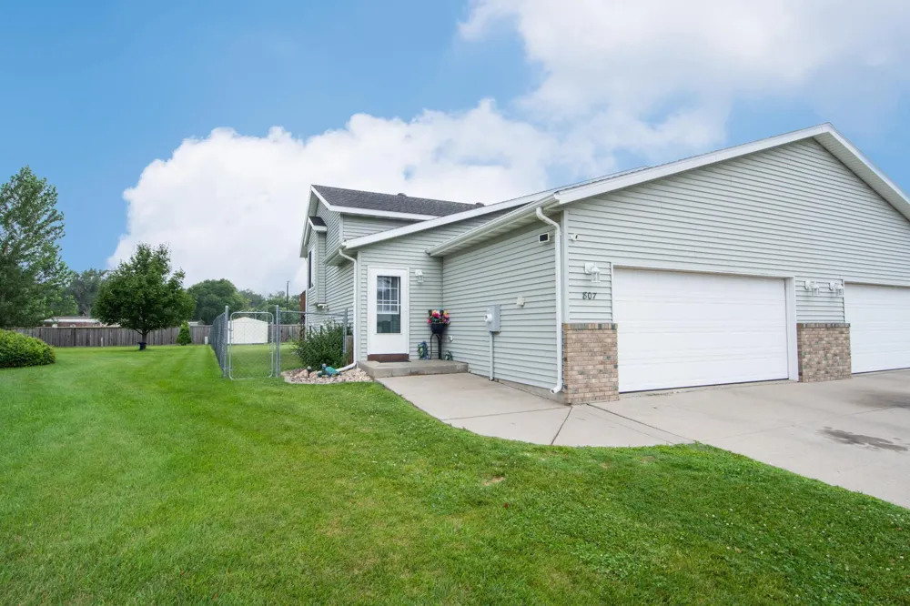 807 Woodbridge Circle