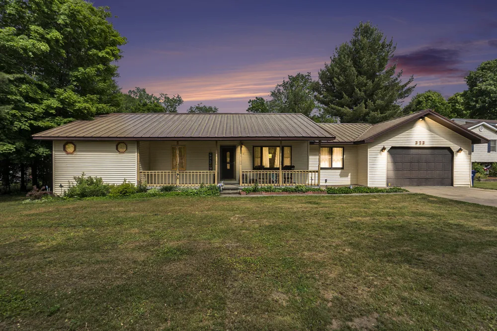 323 S Houghton St. Street