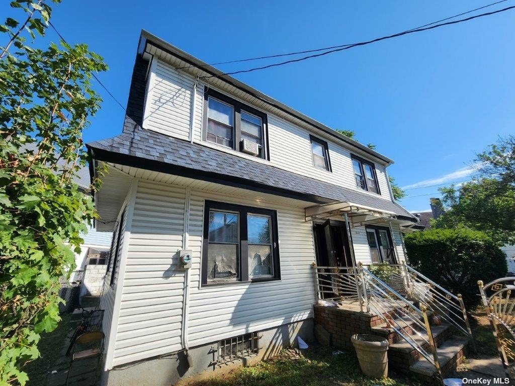 100-01 Bellaire Place