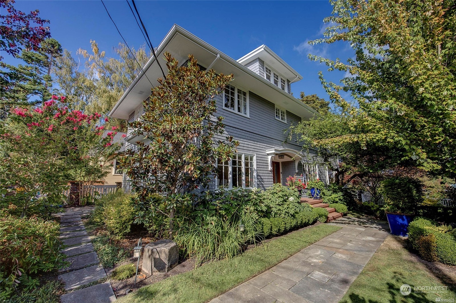 3510 E Schubert Place