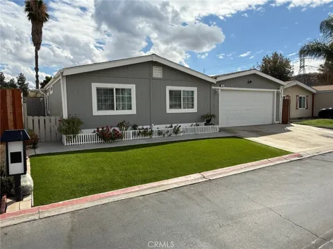 700 E Washington #8
