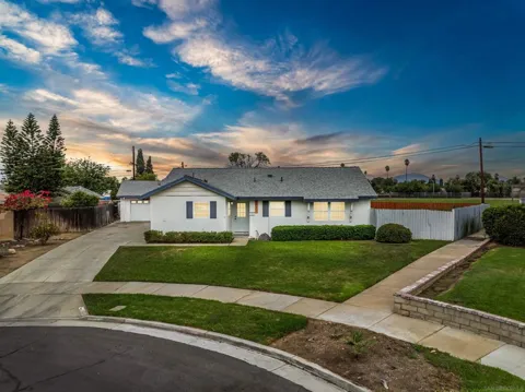 6221 Mead Ct