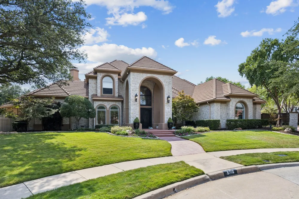 5716 Whitecliff Circle Plano, TX 75093