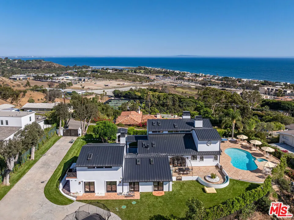3453 Coast View Drive Malibu, CA 90265
