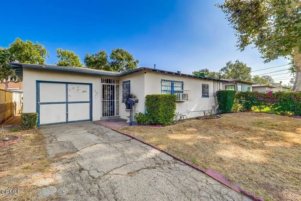 597 W Mendocino Street Altadena, CA 91001