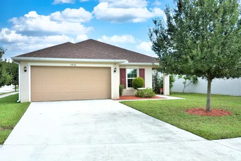 5850 NW Pine Trail Circle