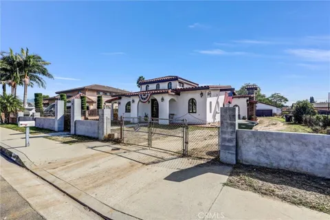 1048 S Willow