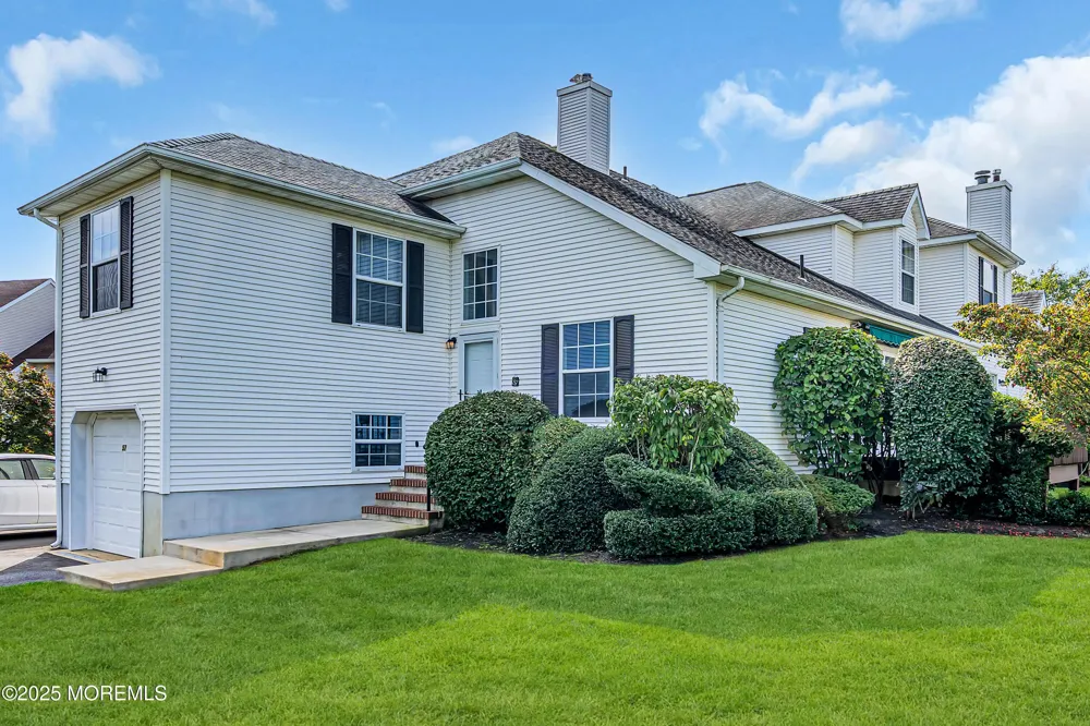 57 Racquet Road