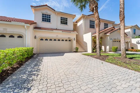 9215 Wentworth Lane #9215