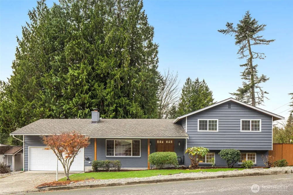 19415 36th Court NE Lake Forest Park, WA 98155