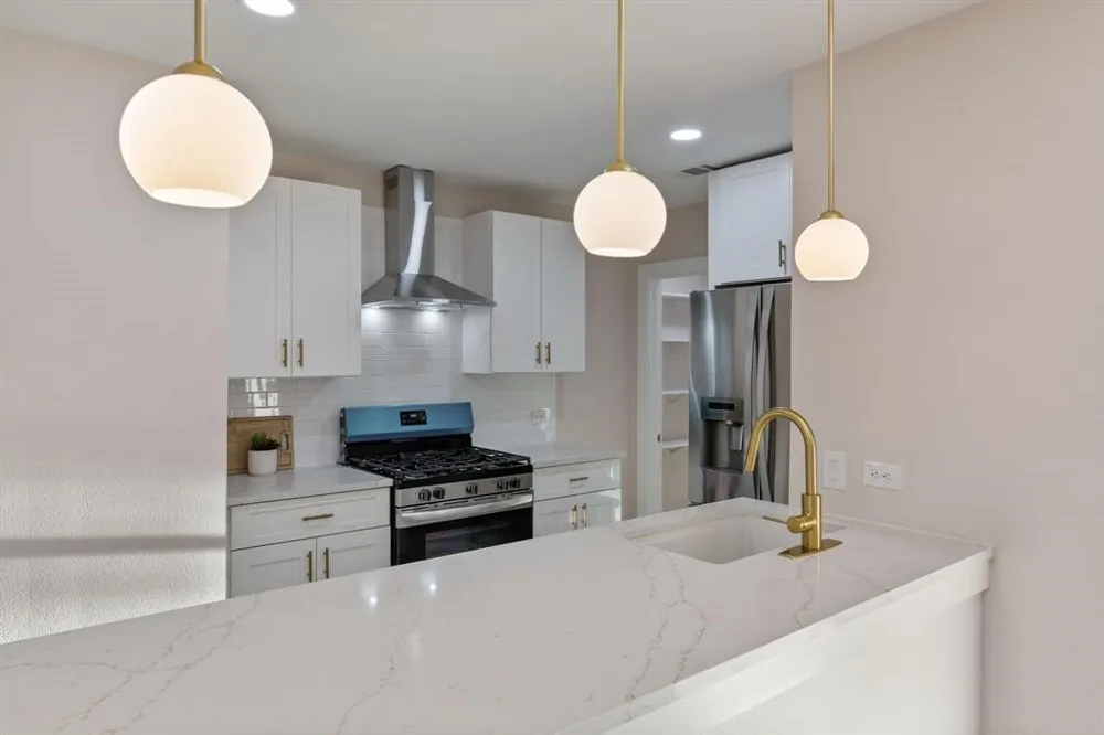 216 Armstrong Street