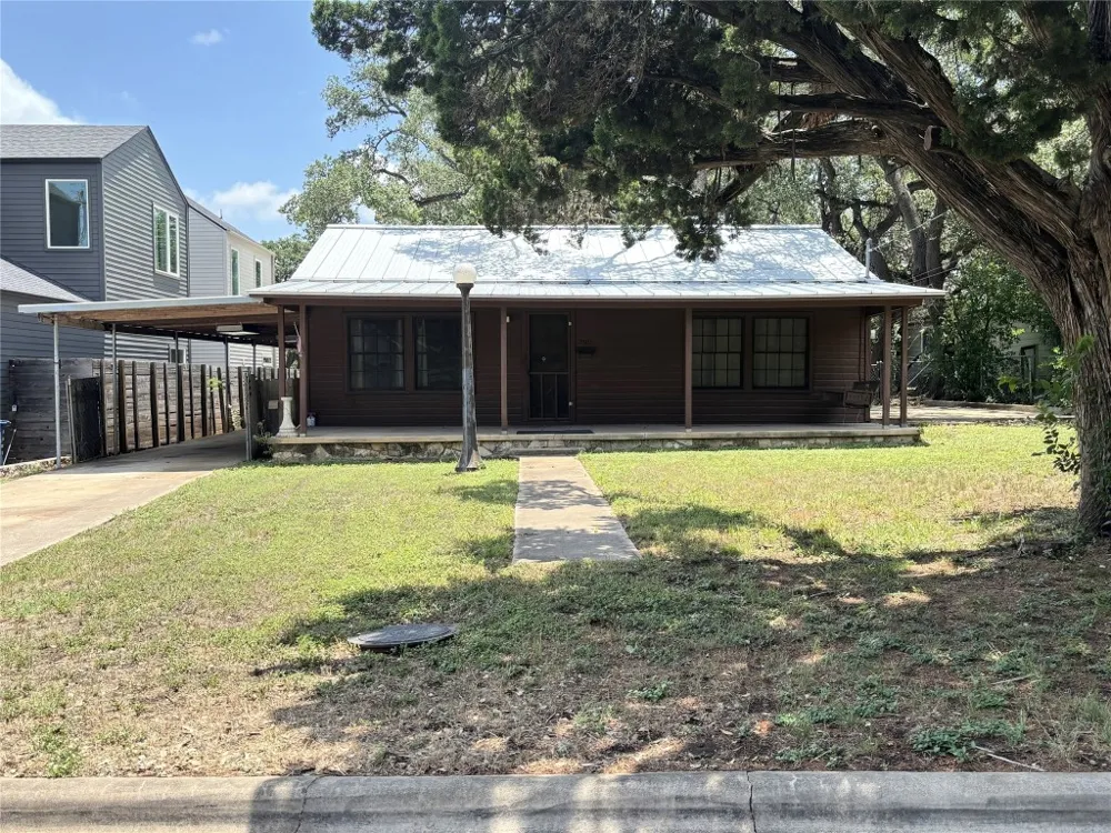 2503 S 4th Street