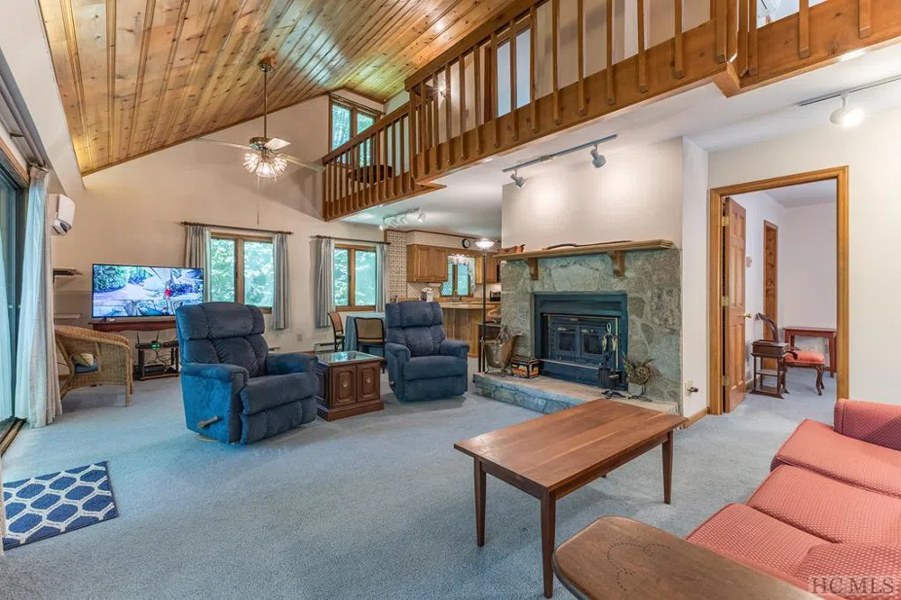 1529 Woods Mountain Trail Cullowhee, NC 28723