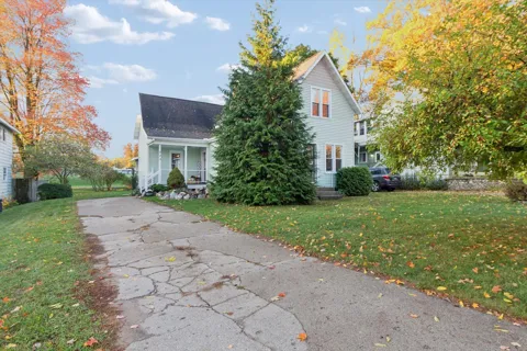 223 W Todd Avenue