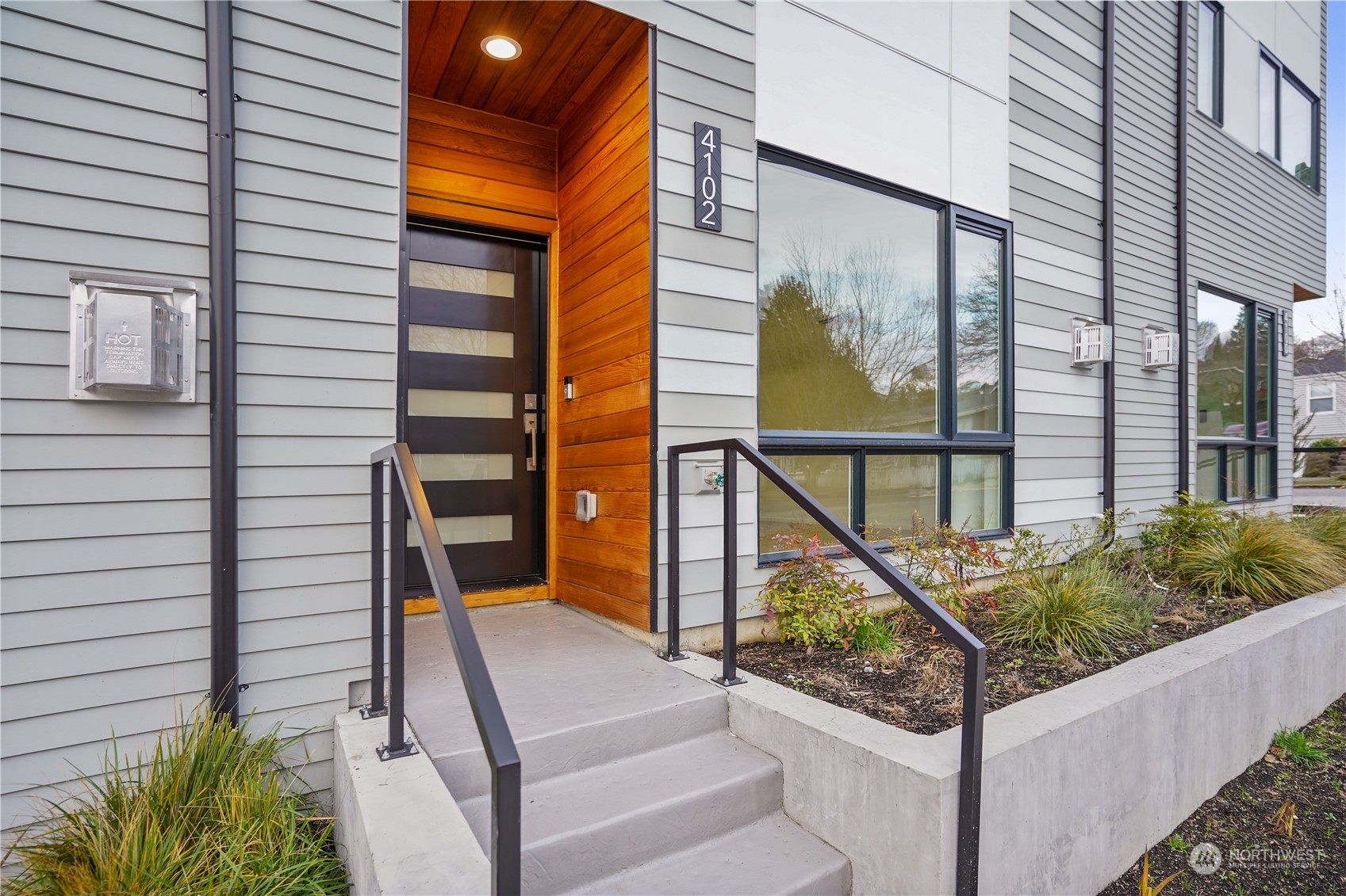 4102 SW Morgan Street