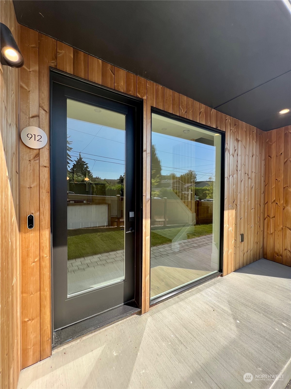 912 N 100th Street Seattle, WA 98133